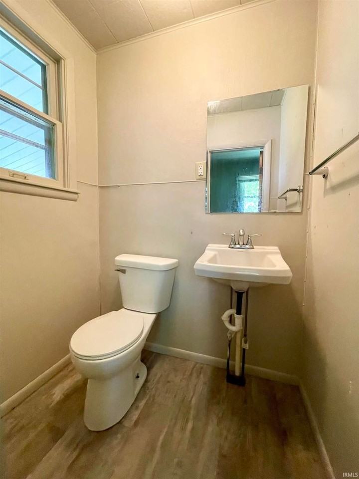 1605 S Union St - Photo 6 of 15