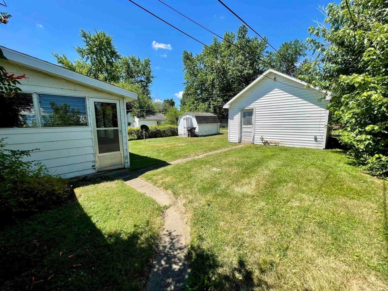 1605 S Union St - Photo 2 of 15