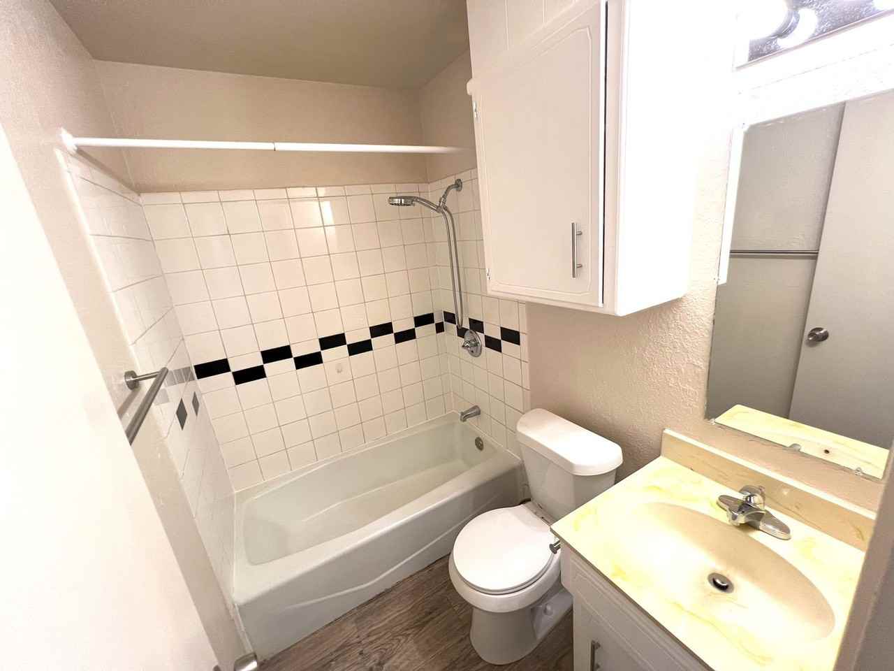 5526 Fordham St - Photo 7 of 15