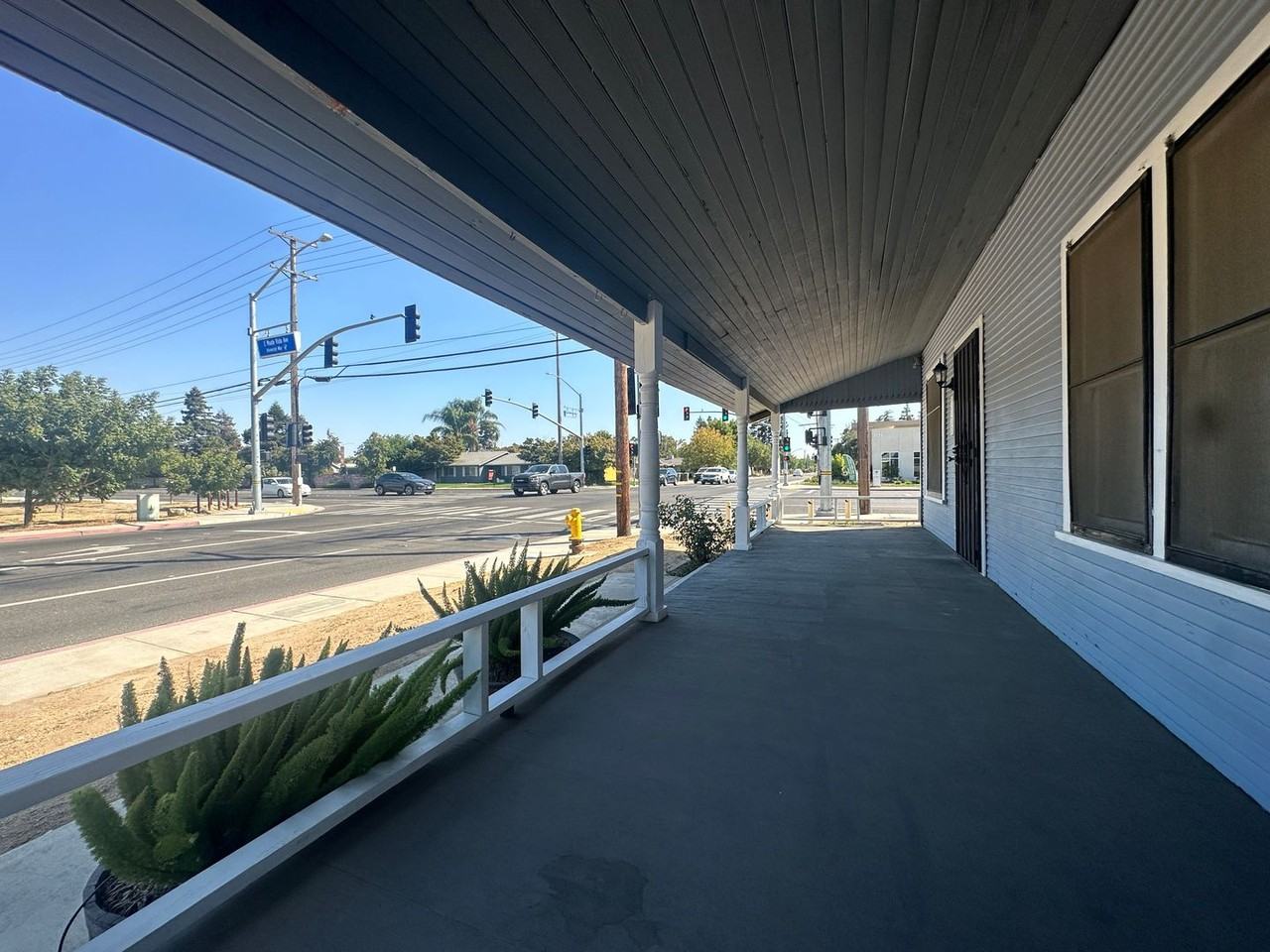 1131 E Monte Vista Ave - Photo 3 of 22