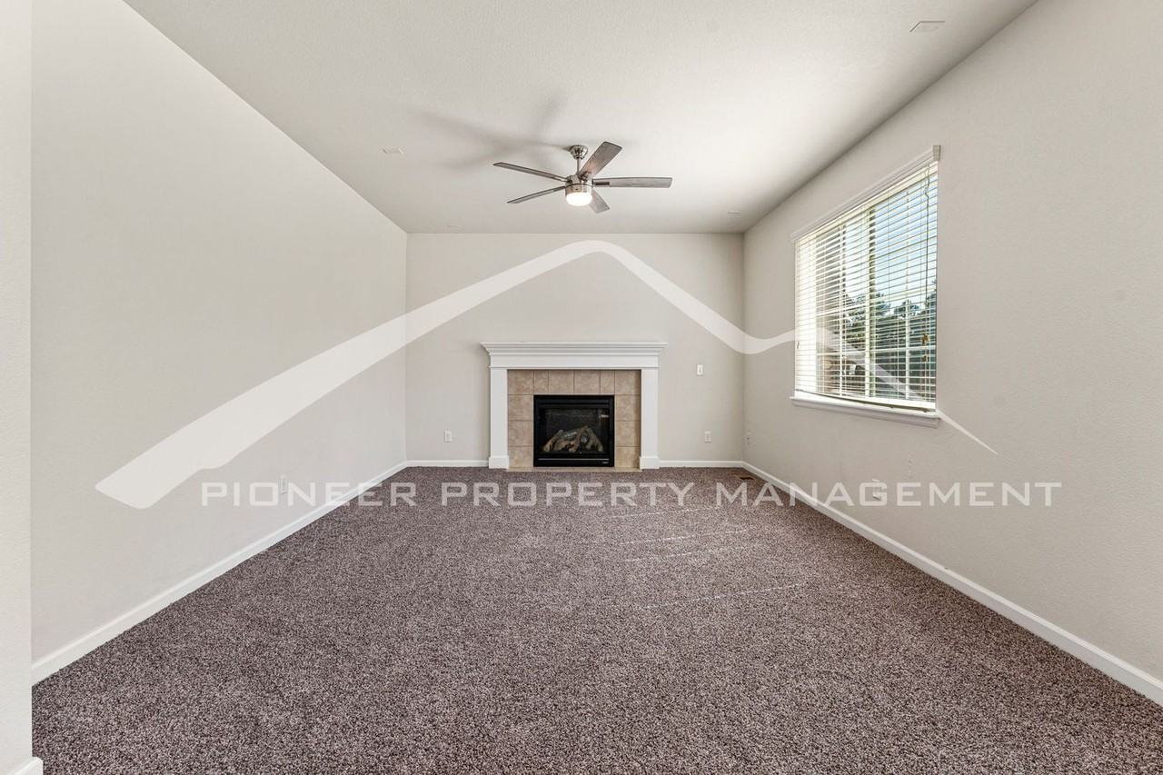 25004 E Pinewood Pl - Photo 4 of 22