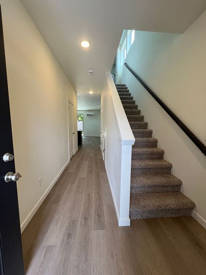 4354 Ne 110th Ave - Photo 3 of 18