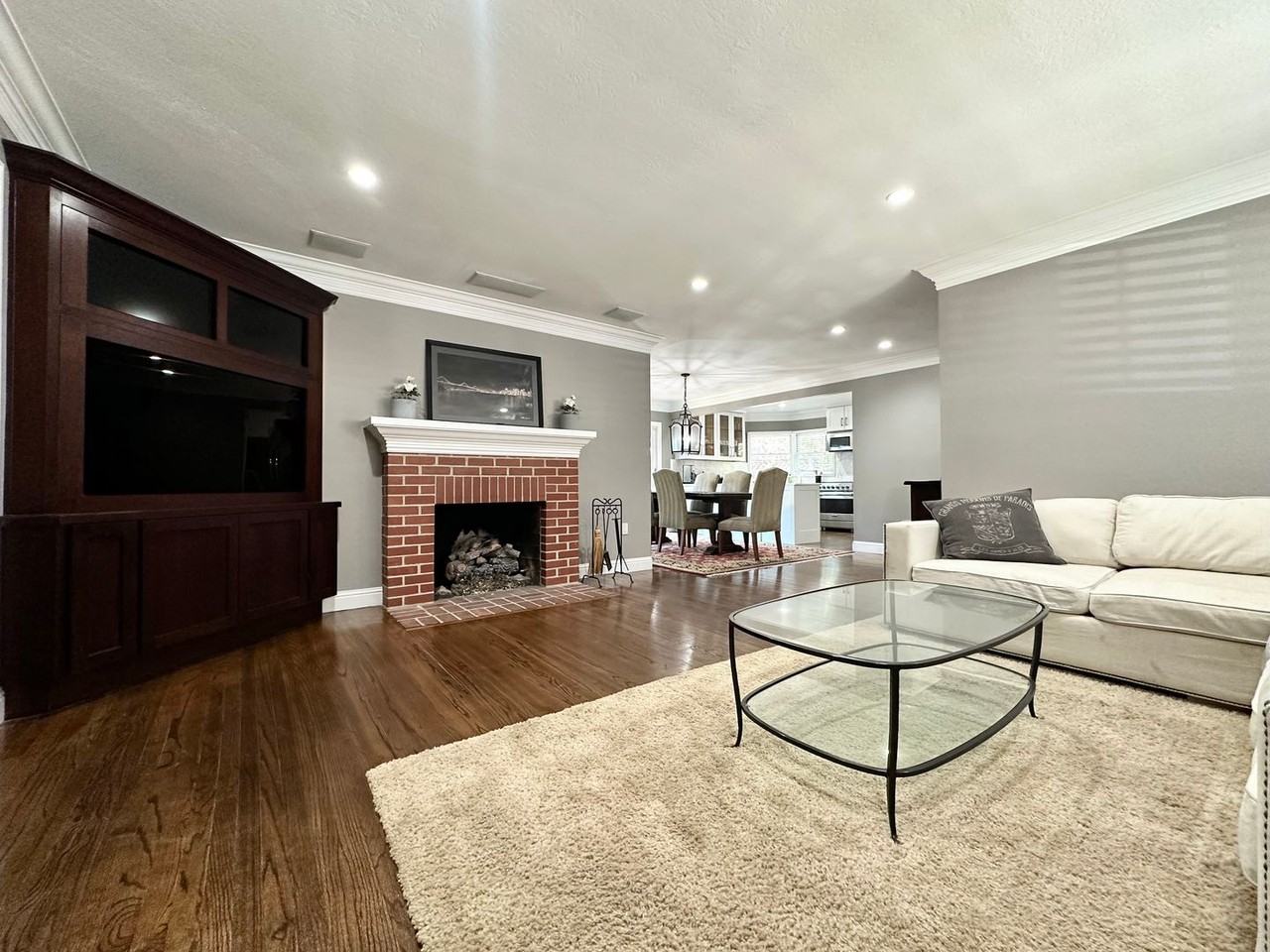 1819 Almond Ave - Photo 2 of 18