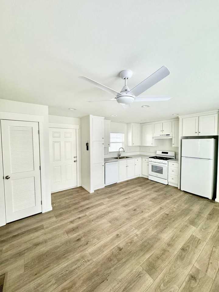 66434 5th St - Photo 5 of 10