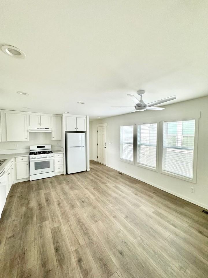 66434 5th St - Photo 6 of 10