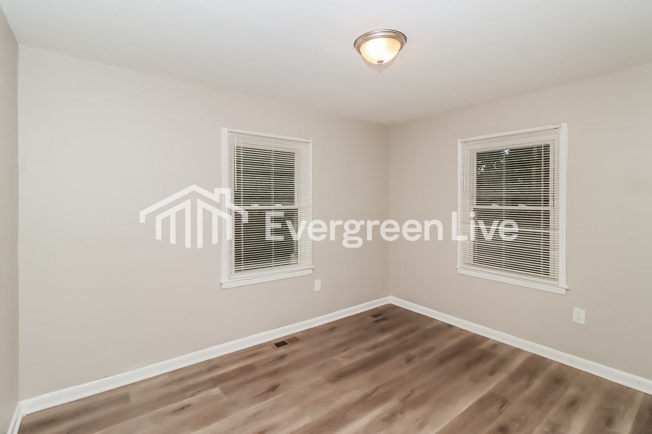 1404 Hateras Ave - Photo 2 of 12