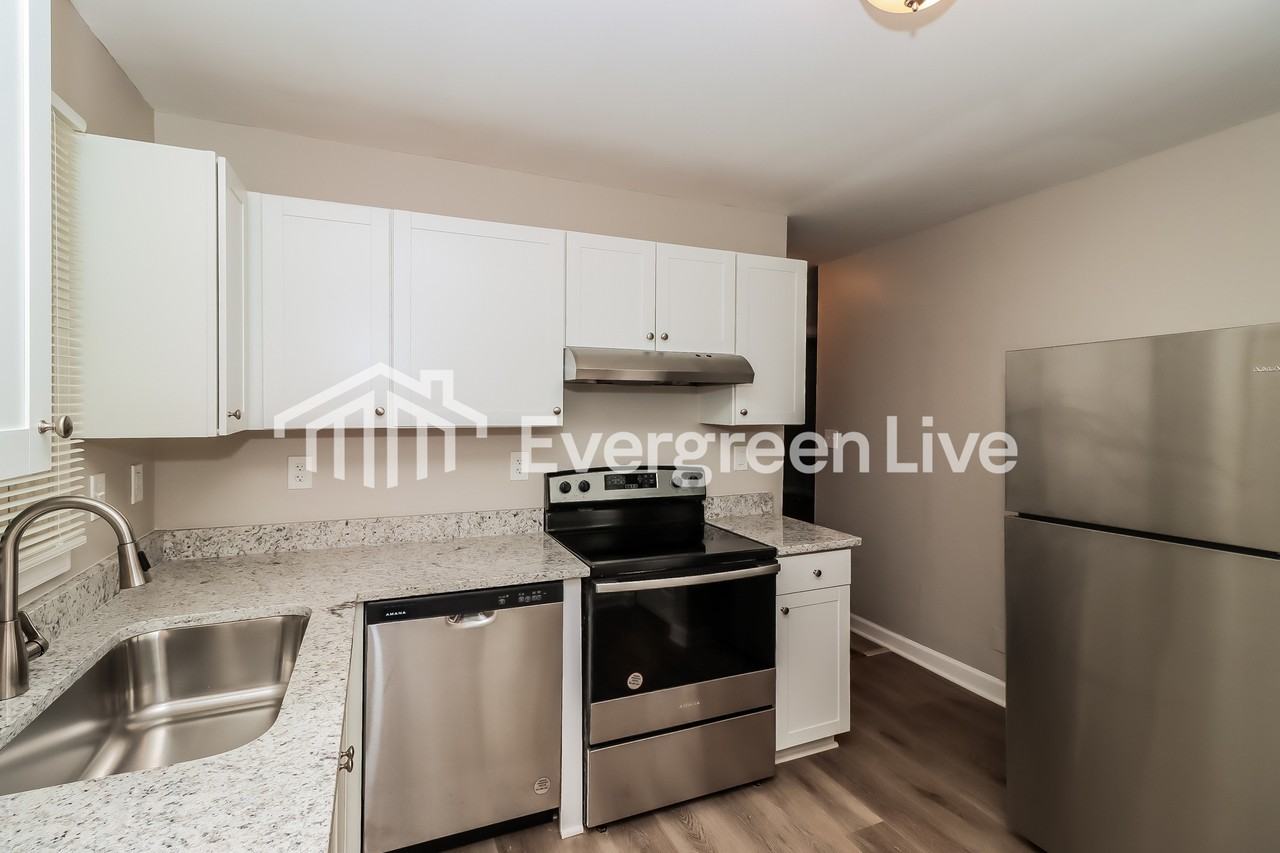 1404 Hateras Ave - Photo 4 of 12