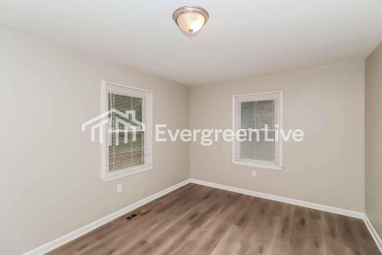 1404 Hateras Ave - Photo 6 of 12