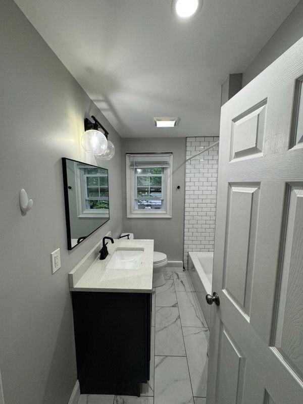 130 Evelyn St - Photo 2 of 15