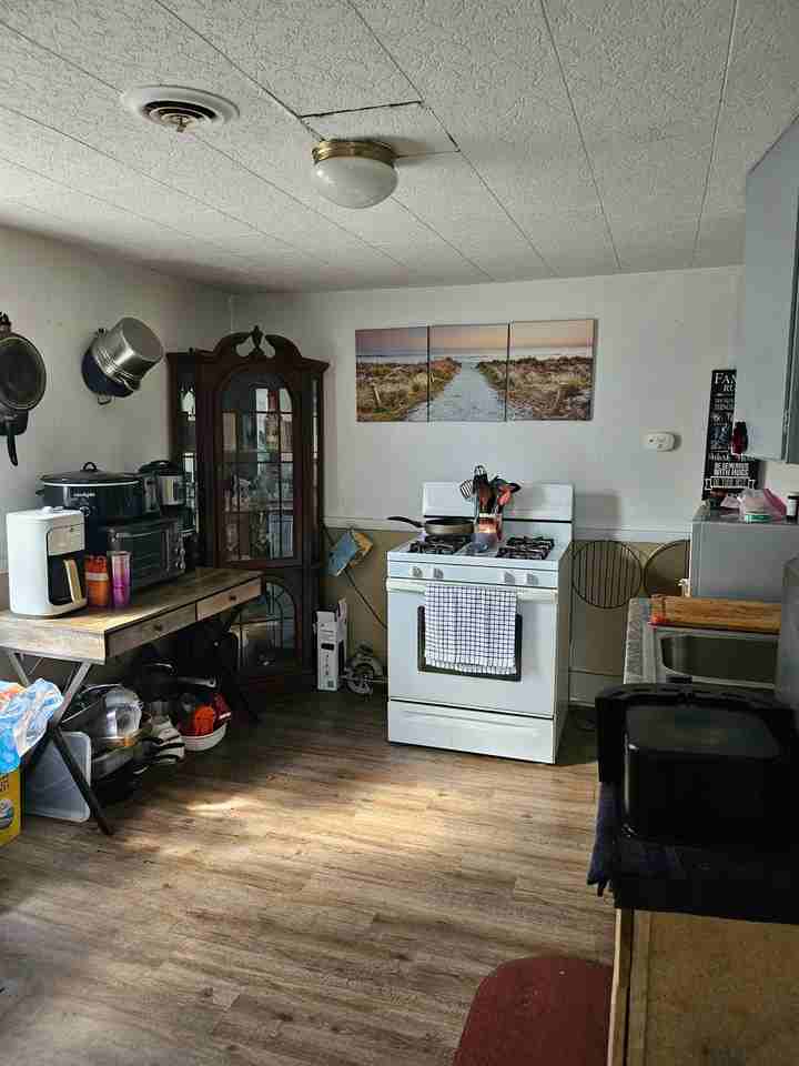 941 School St #2 - Photo 2 of 7