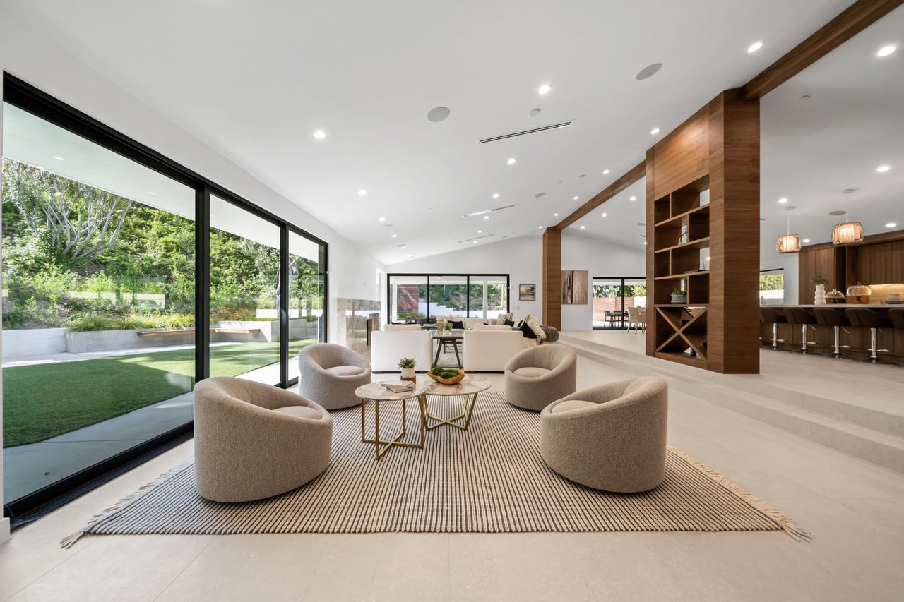 16105 Clear Oak Dr #NA - Photo 4 of 50