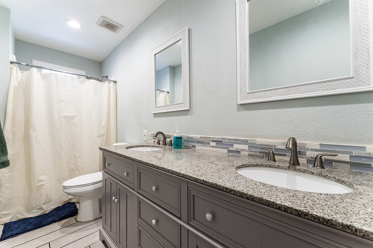 1155 E Geneva Dr #4 - Photo 3 of 11