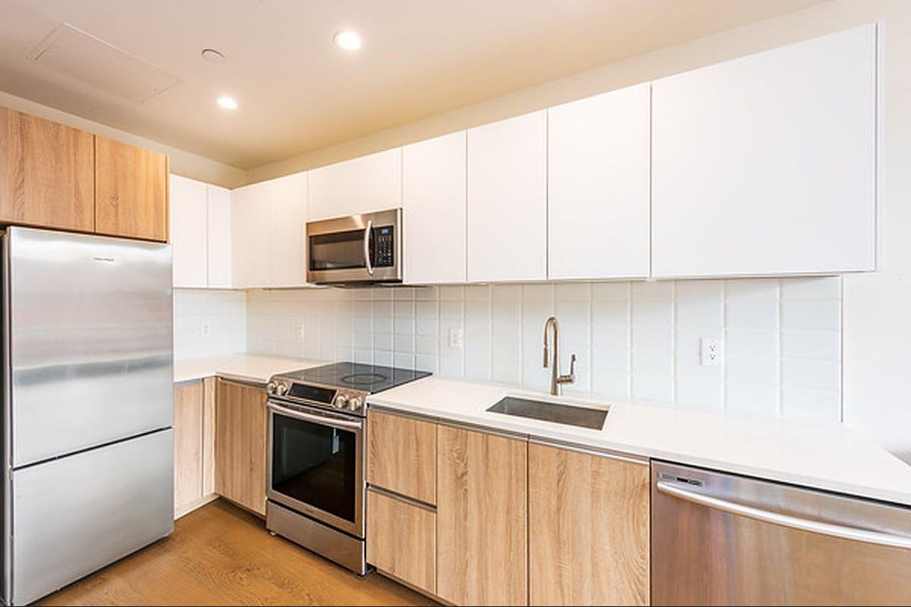 1325 Herkimer St #302 - Photo 4 of 11