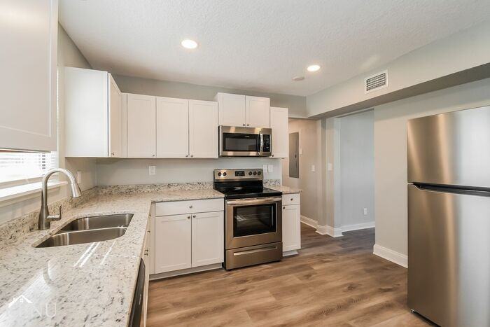 7010 Bernay Ave - Photo 2 of 17