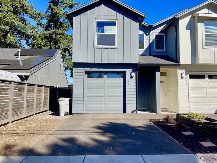 8015 Se Lamphier St #1 - Photo 2 of 31