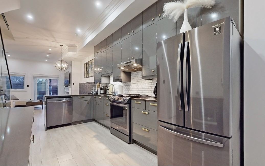 12 Joseph Salsberg Lane - Photo 3 of 33