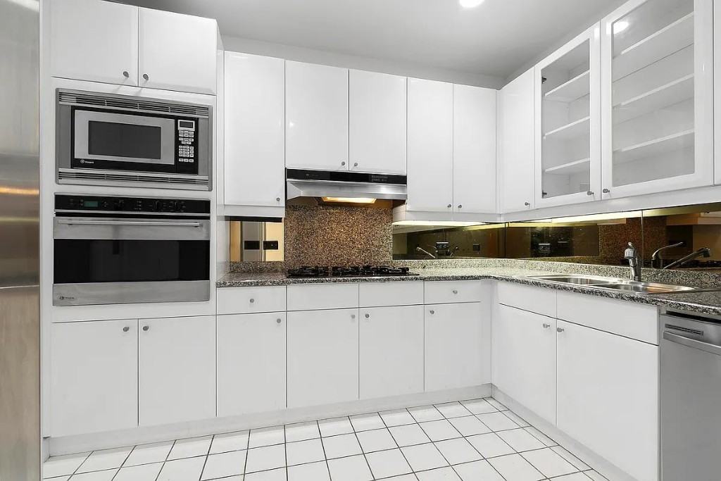 United Nations Plz #55D - Photo 3 of 15