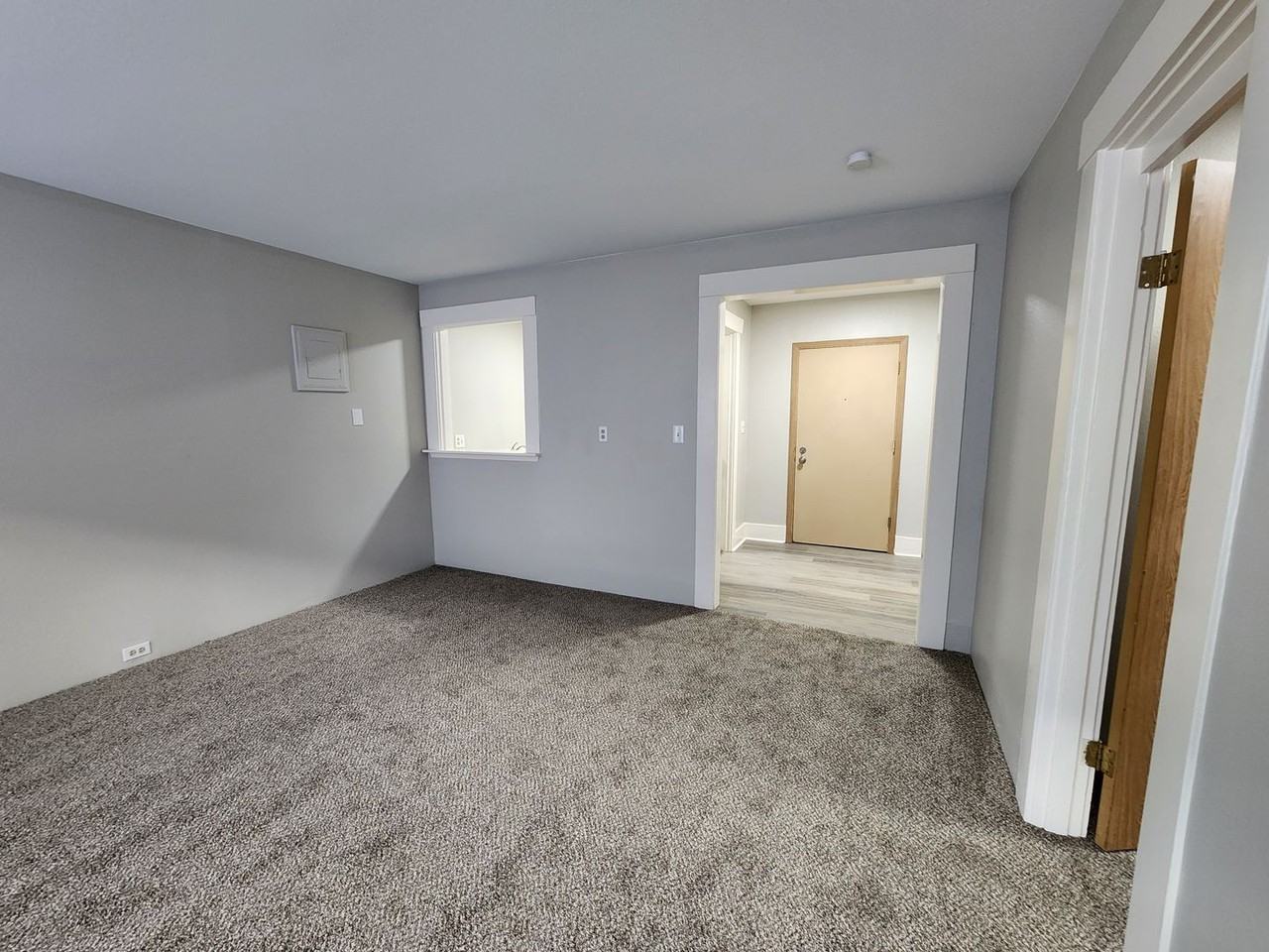 Florence Apartments - Photo 4 of 19