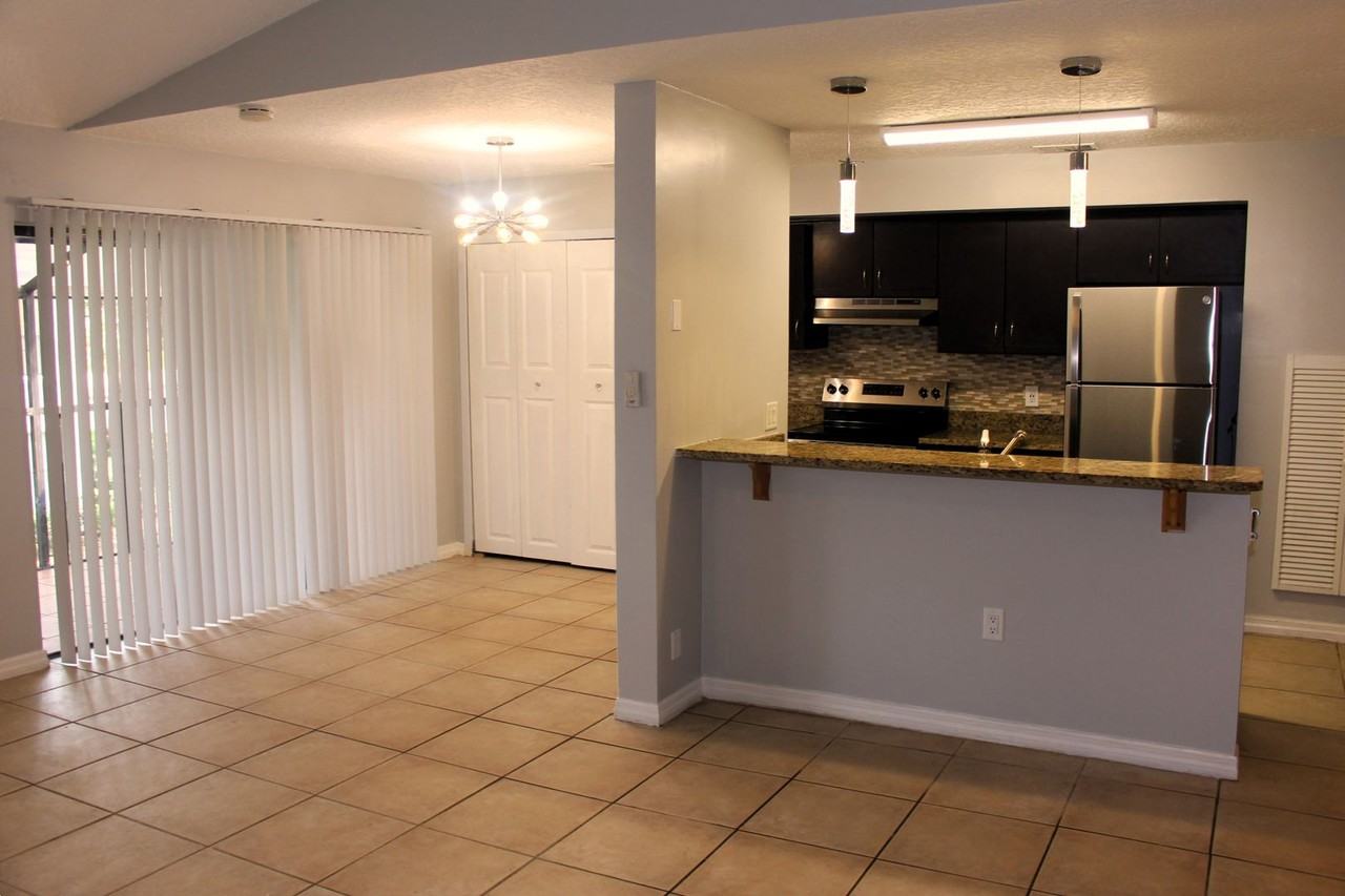 4707 Chevy Pl - Photo 4 of 21
