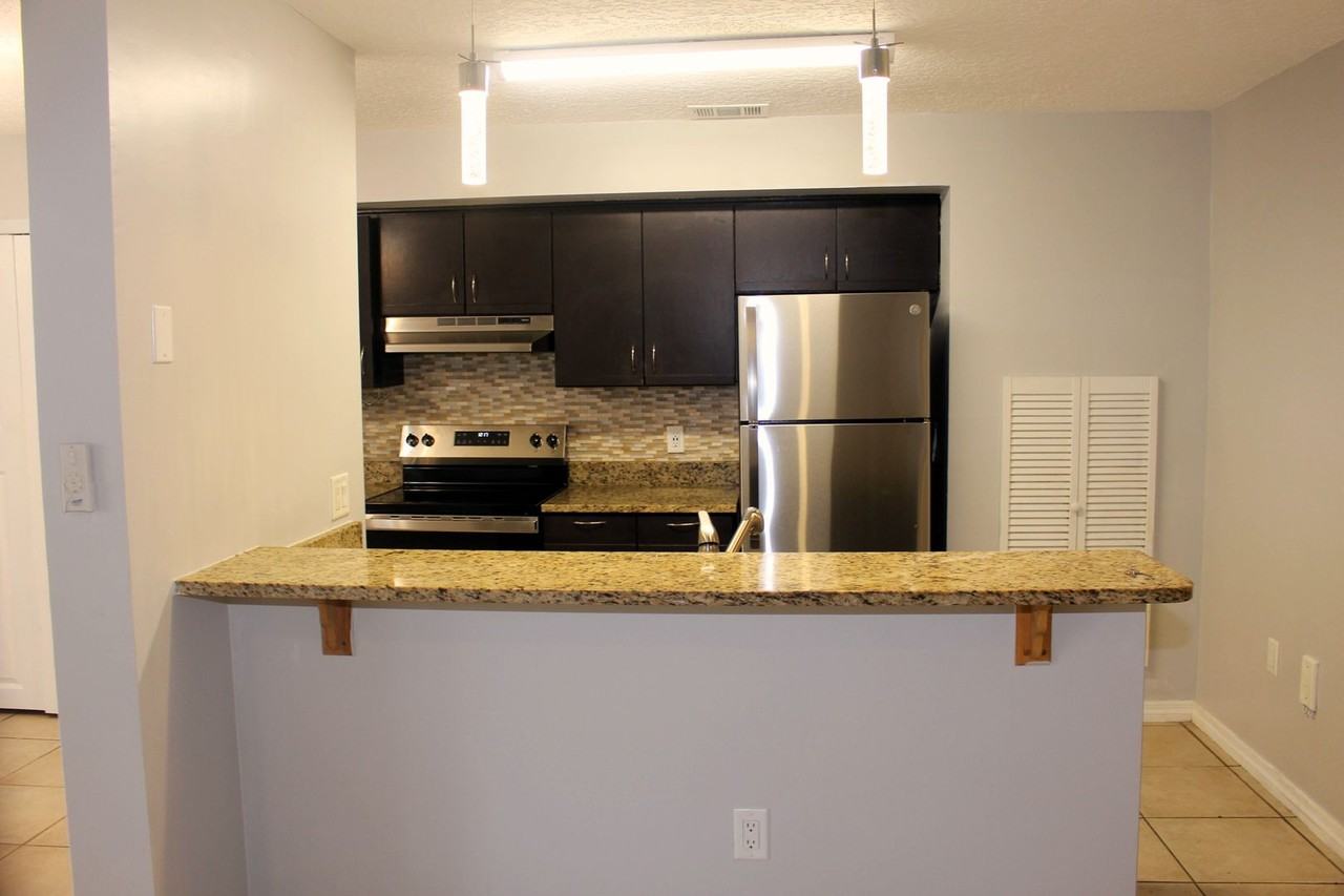 4707 Chevy Pl - Photo 5 of 21