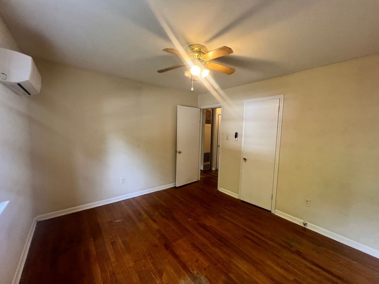 408-410 Dobson Street - Photo 3 of 9