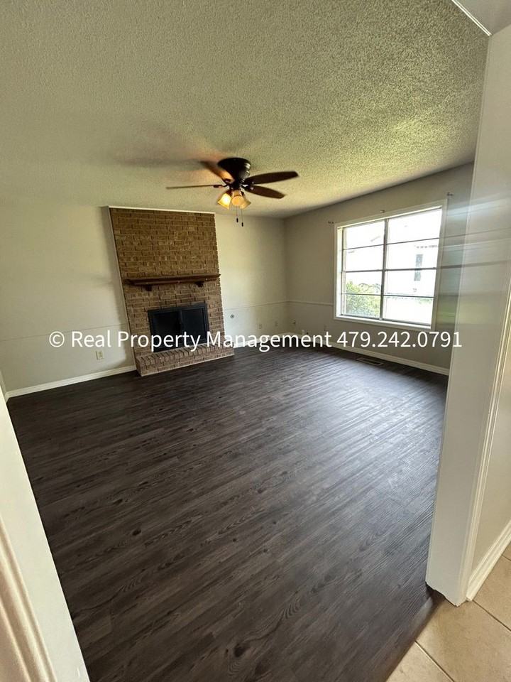 2320 S 50th St - Photo 2 of 19