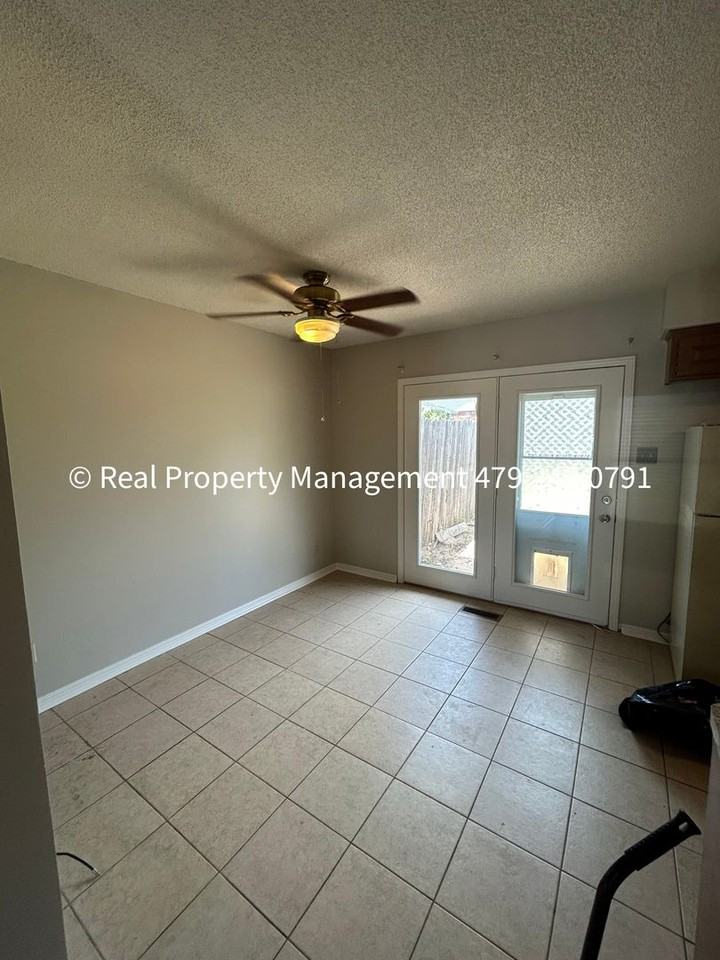 2320 S 50th St - Photo 4 of 19