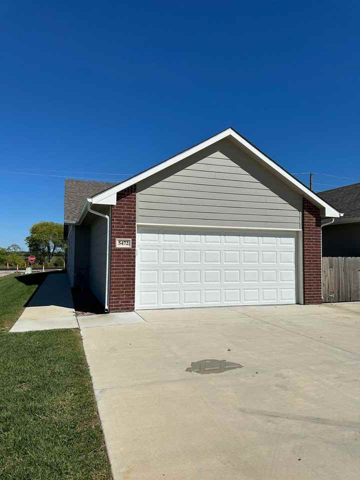 5472 Colburn Ct E - Photo 2 of 19