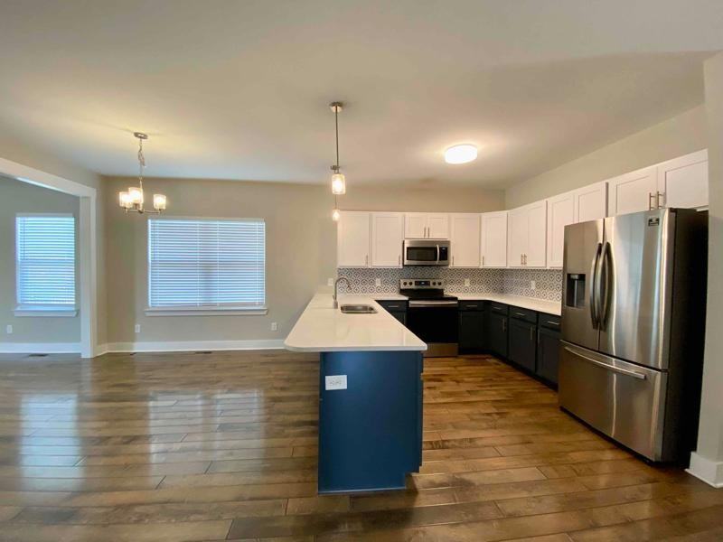 1059 Melvin Dr - Photo 3 of 14