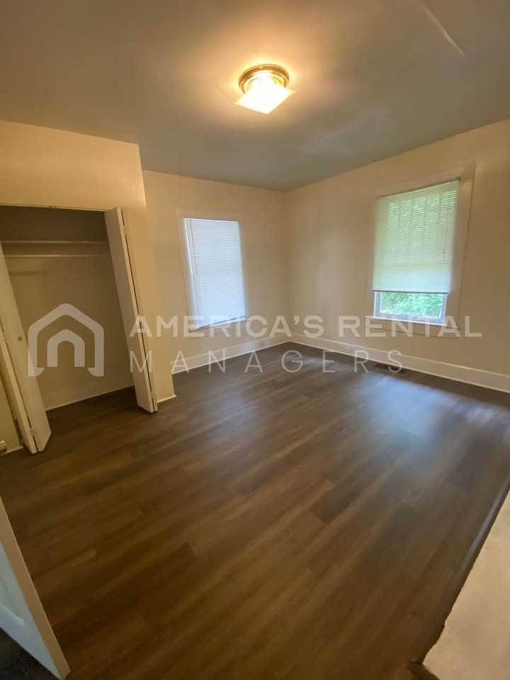 1742 Linthicum Street - Photo 4 of 28