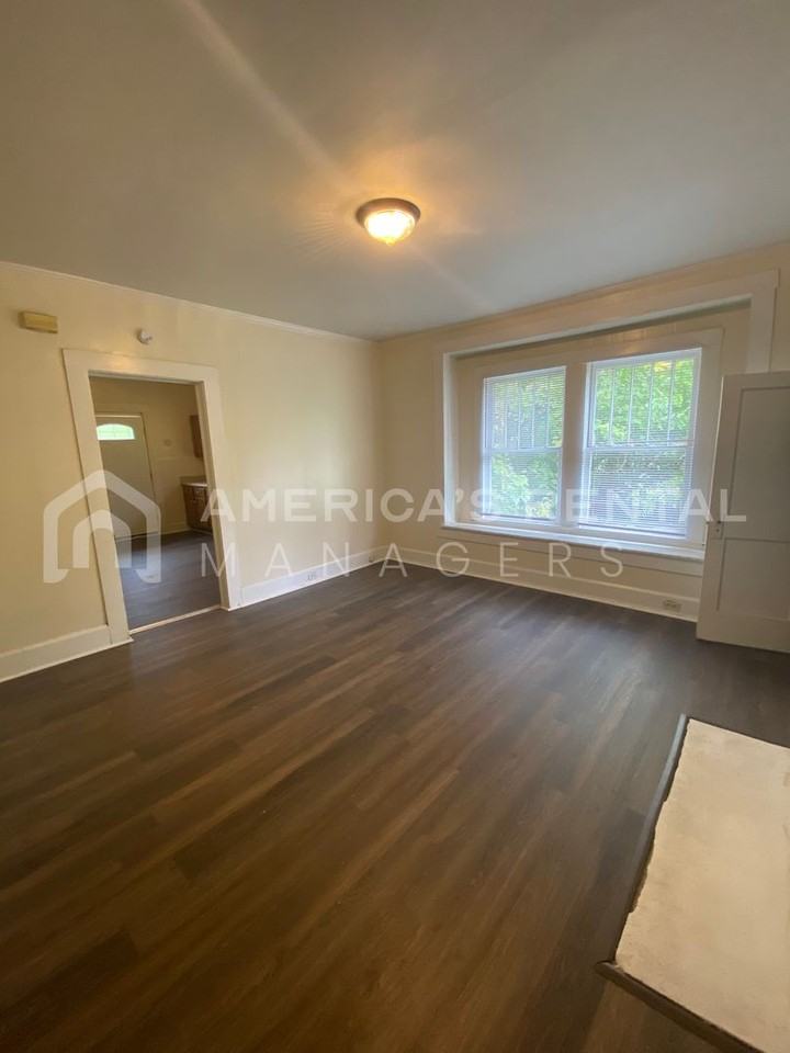 1742 Linthicum Street - Photo 7 of 28