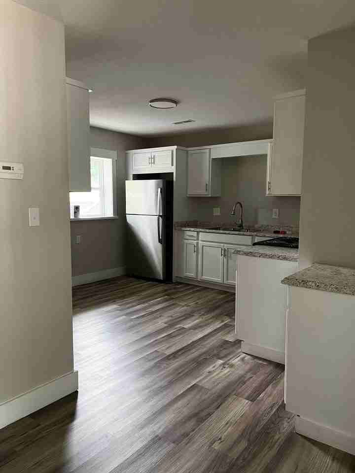 North Locust St Complex - Photo 3 of 8