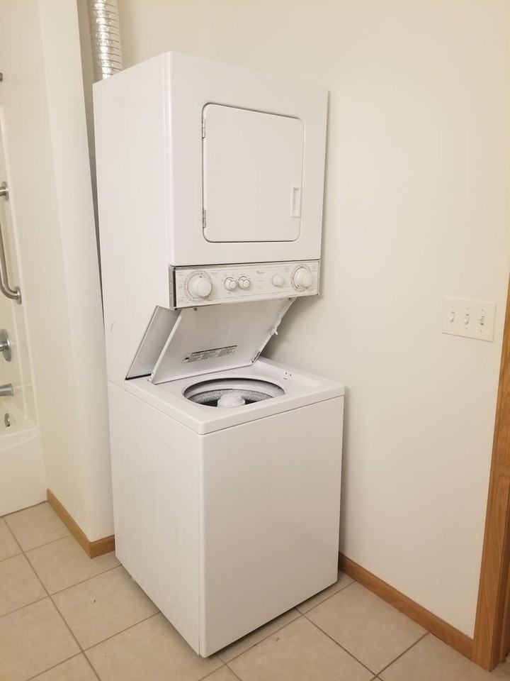 Manchester Place Apartments - Photo 6 of 20