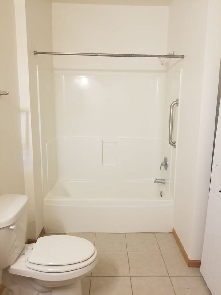 Manchester Place Apartments - Photo 7 of 20
