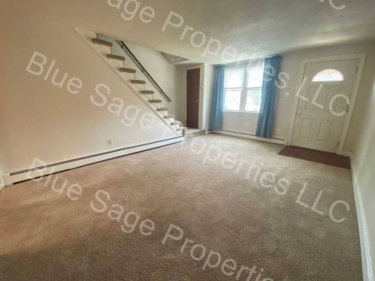 212 W Wyncliffe Ave - Photo 3 of 15