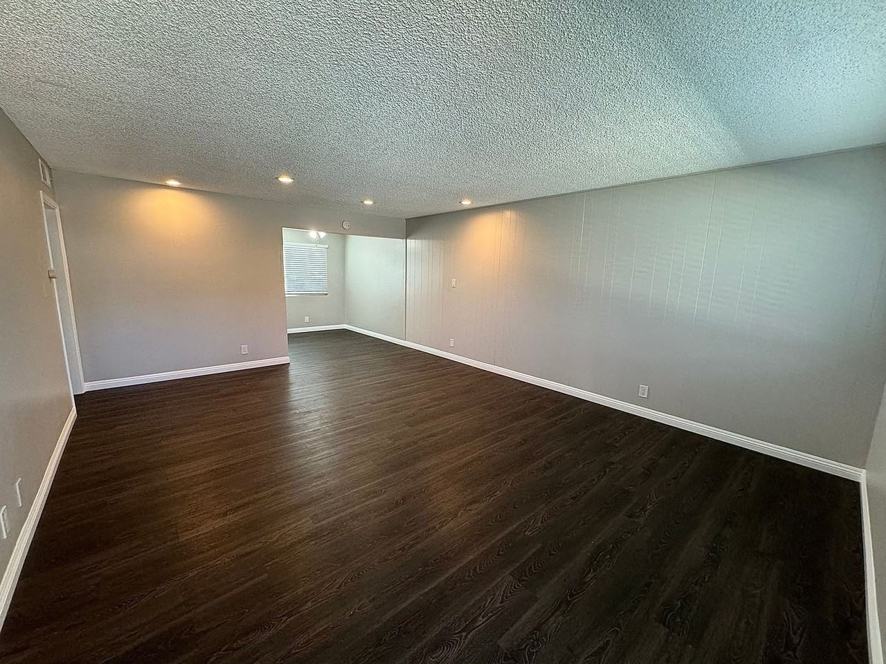 Evart Apartments - Photo 3 of 40