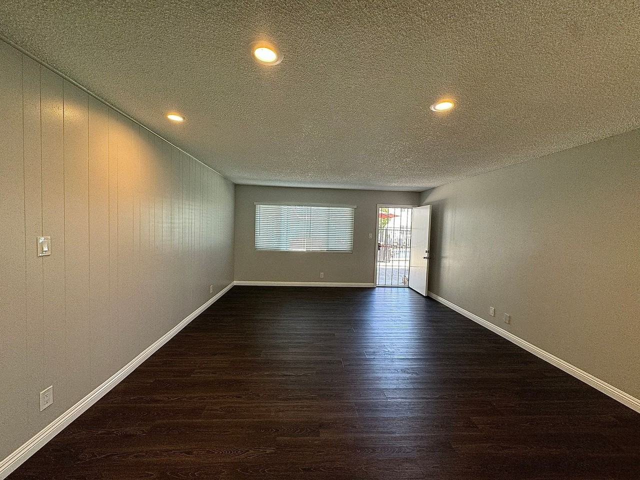 Evart Apartments - Photo 4 of 40