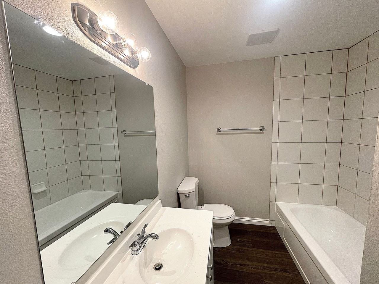 Evart Apartments - Photo 6 of 40