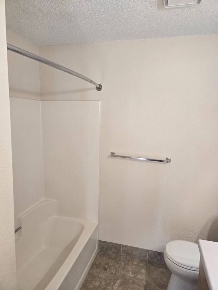 911 6th Avenue Northeast - Photo 4 of 6