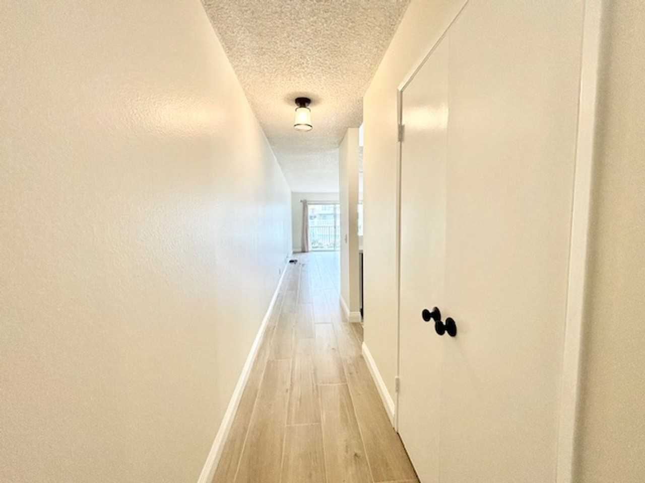 326 E Surfside Dr - Photo 2 of 24