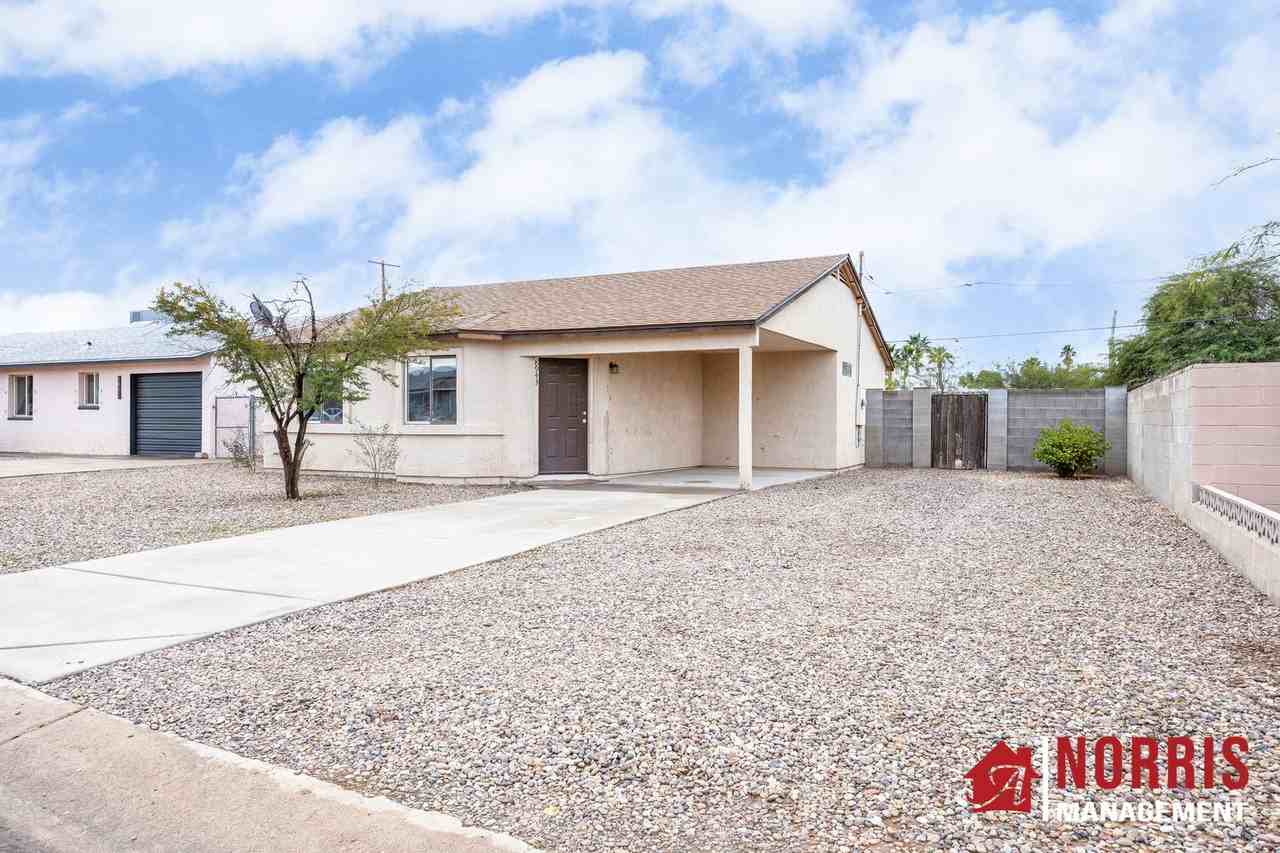 8943 W Coronado Dr - Photo 2 of 25