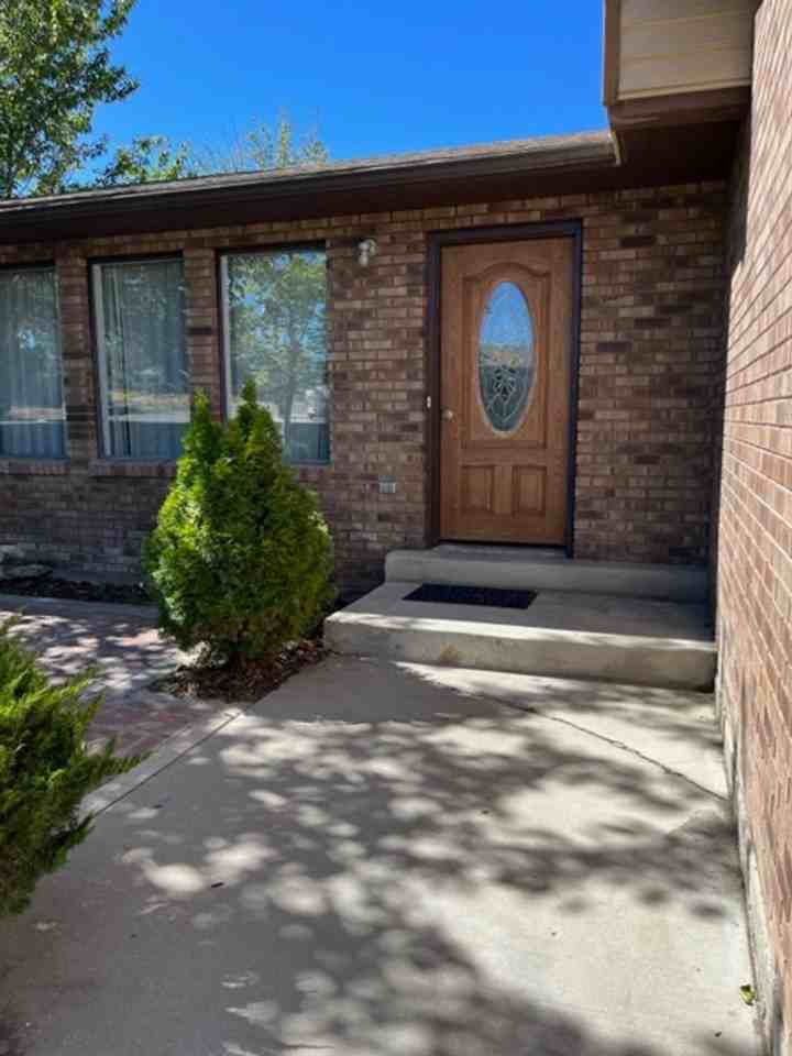 541 Eastridge Rd - Photo 2 of 22