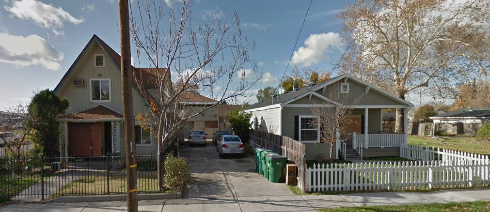 LEXINGTON STREET APTS - Photo 4 of 11