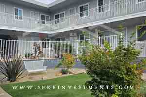 featured image of 1366 Oakland Blvd