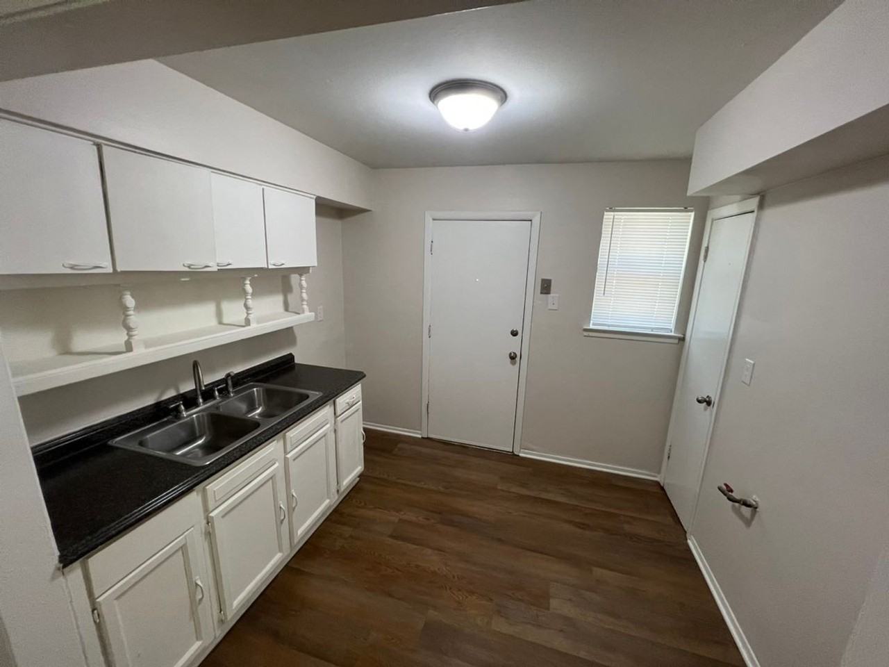 2583/2585 Oxford - Photo 2 of 8