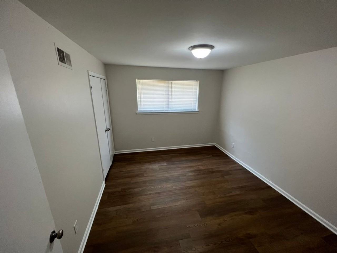 2583/2585 Oxford - Photo 3 of 8