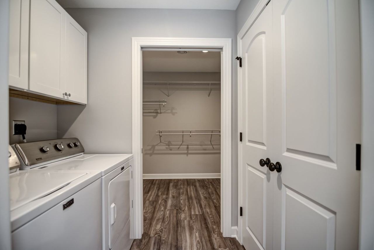 557-A 140th St - Photo 3 of 11