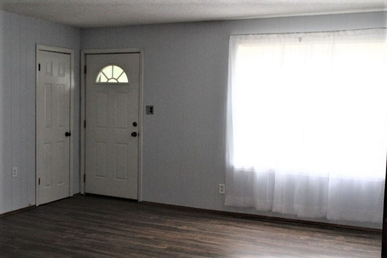 830 Haley Dr - Photo 2 of 17