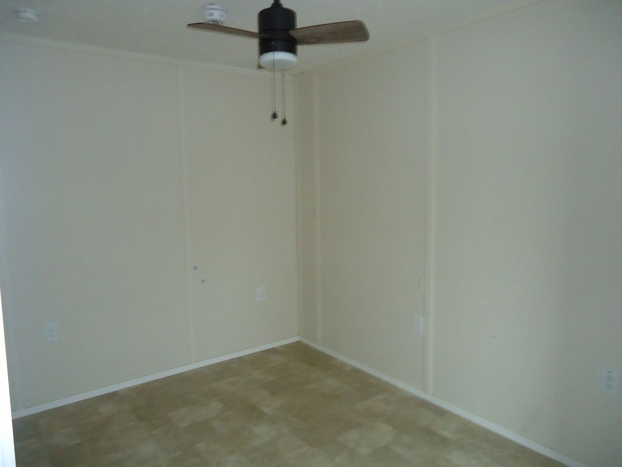 803 Shelby Ave - Photo 2 of 5