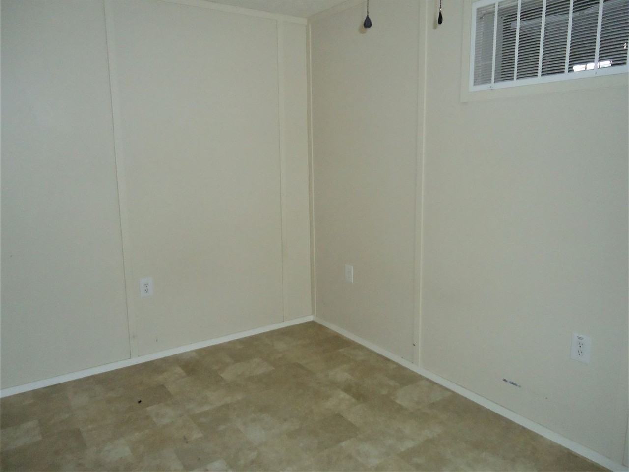 803 Shelby Ave - Photo 3 of 5